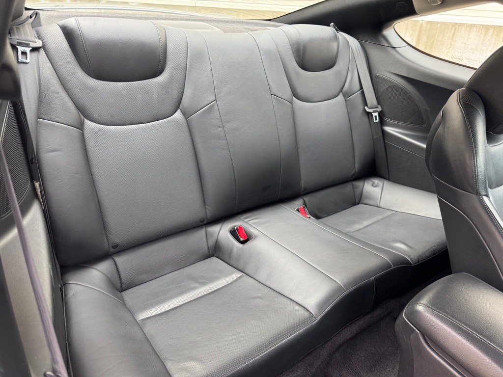 2011 Hyundai Genesis Image 25