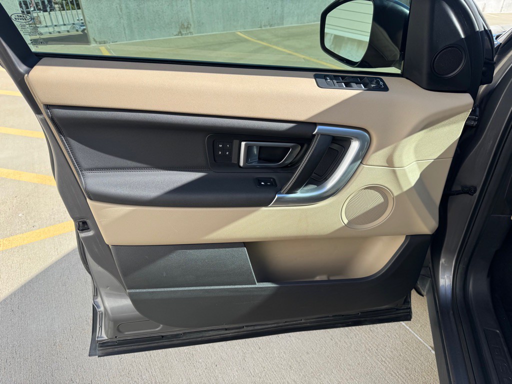 2016 Land Rover Discovery Sport Image 10