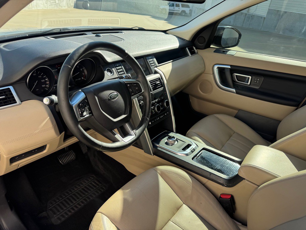 2016 Land Rover Discovery Sport Image 11
