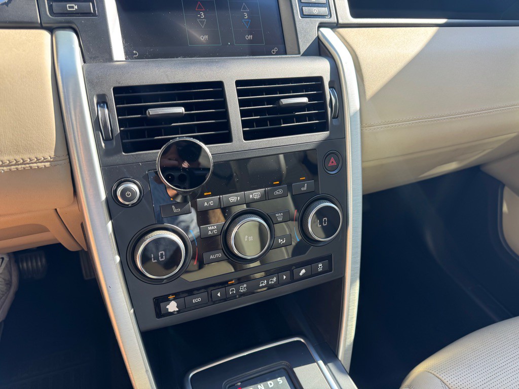 2016 Land Rover Discovery Sport Image 20