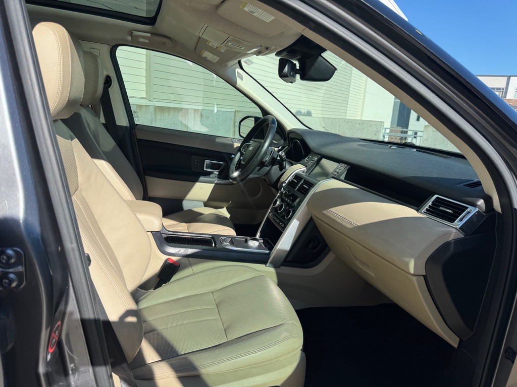 2016 Land Rover Discovery Sport Image 30