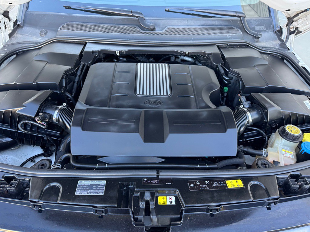 2016 Land Rover LR4 Image 31