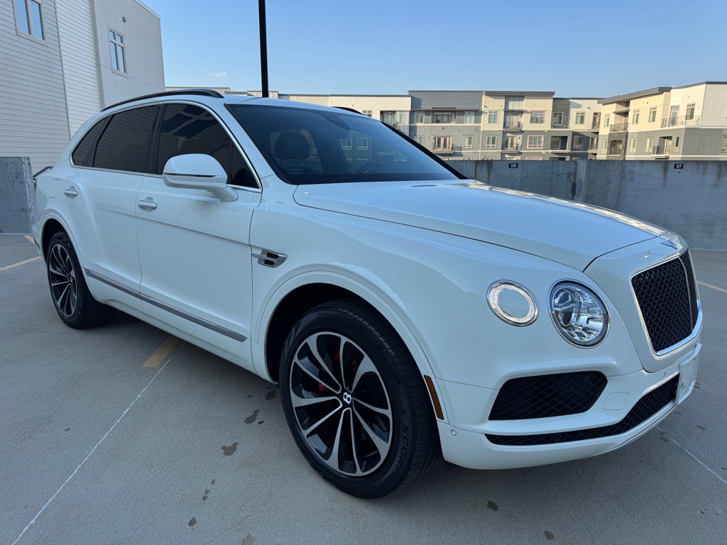 2019 Bentley Bentayga Image 1
