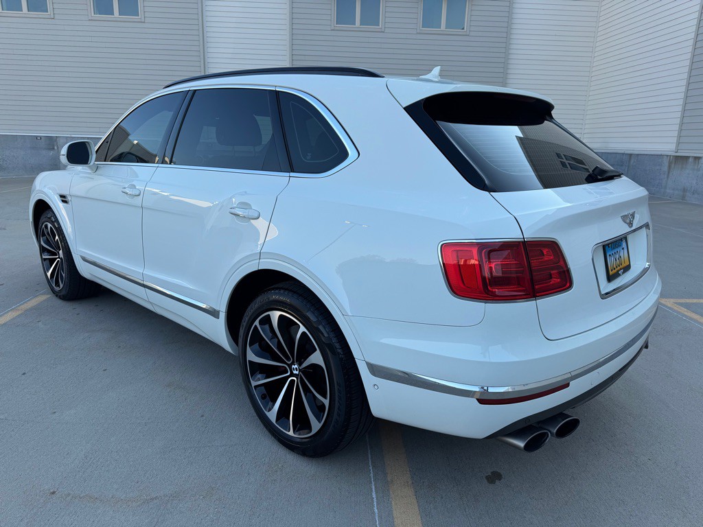 2019 Bentley Bentayga Image 5