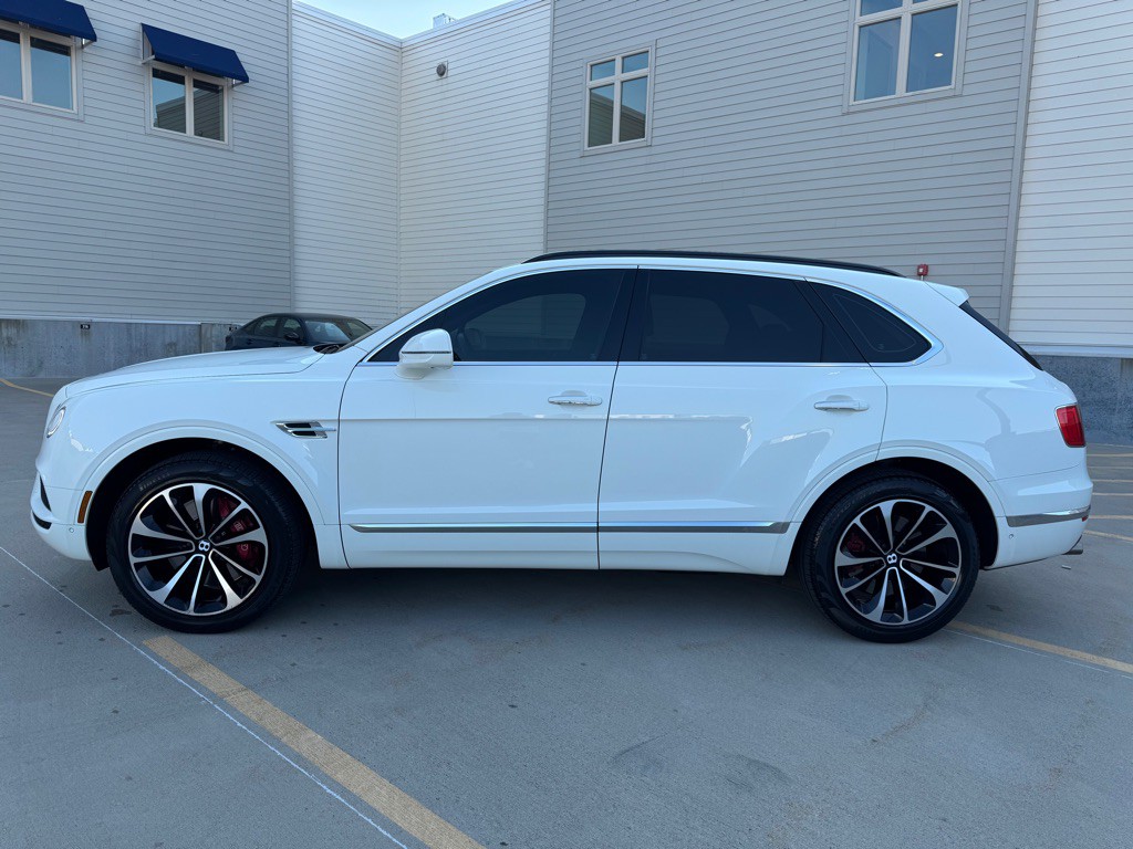 2019 Bentley Bentayga Image 6