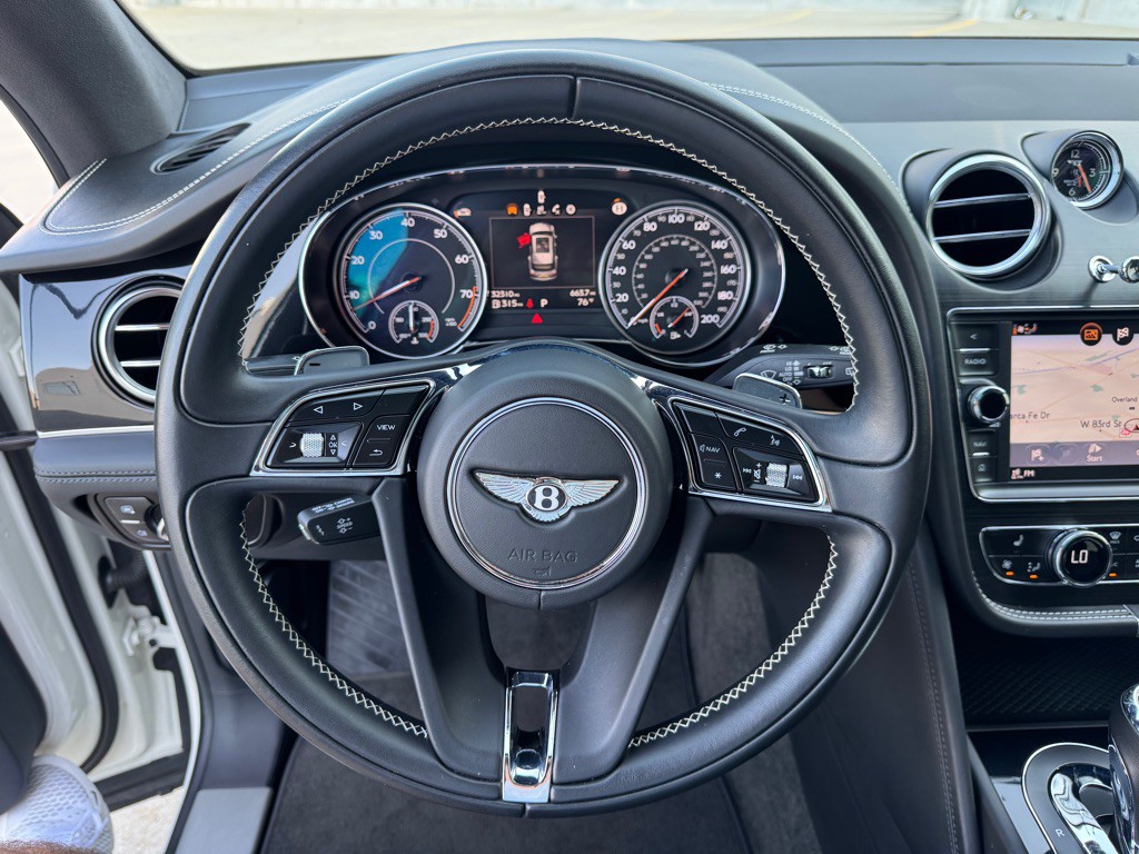 2019 Bentley Bentayga Image 14