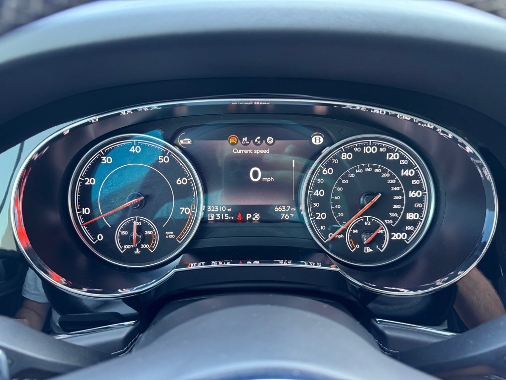 2019 Bentley Bentayga Image 15