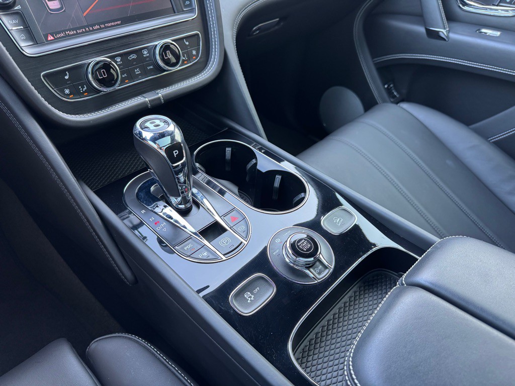 2019 Bentley Bentayga Image 19