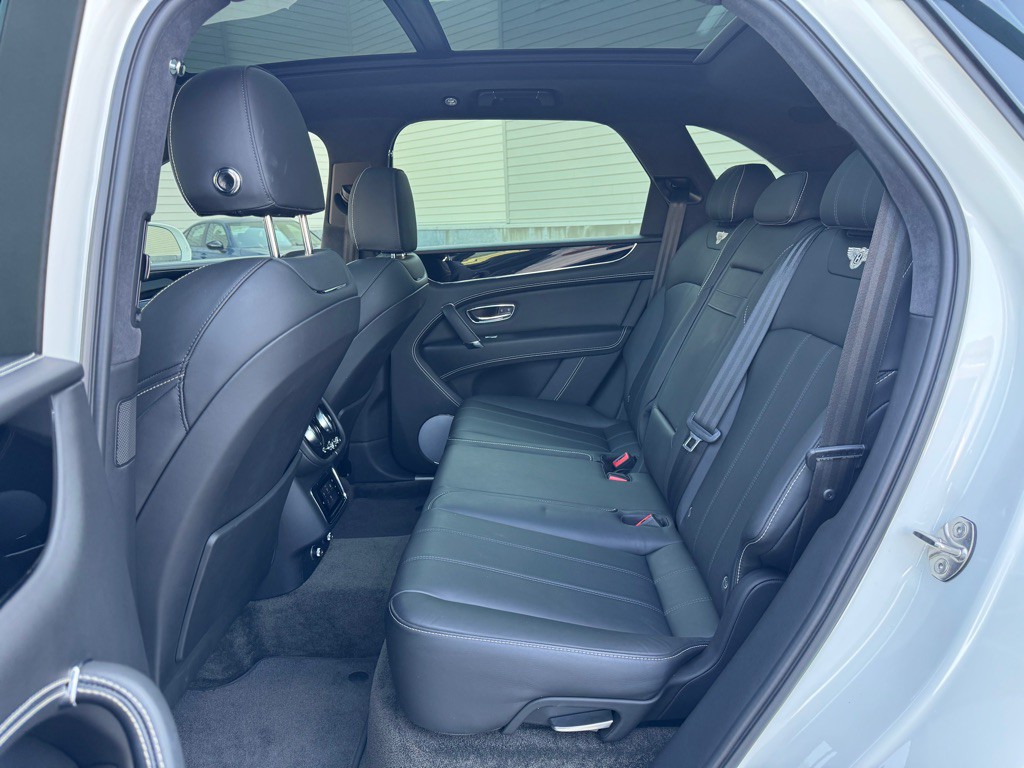 2019 Bentley Bentayga Image 21