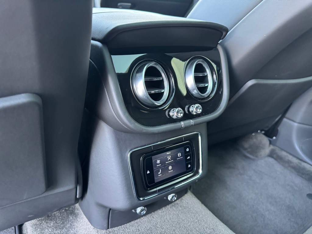 2019 Bentley Bentayga Image 22