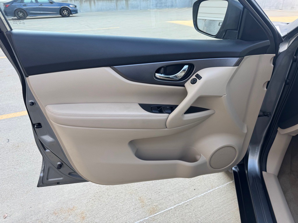 2015 Nissan Rogue Image 9