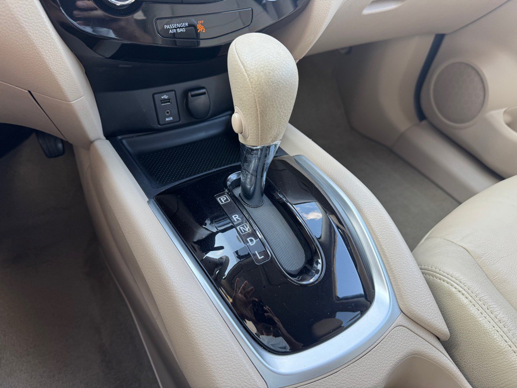 2015 Nissan Rogue Image 17