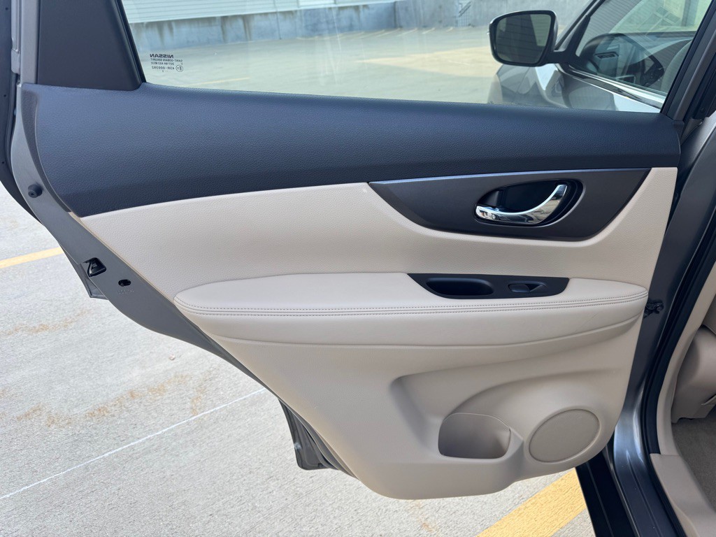 2015 Nissan Rogue Image 19