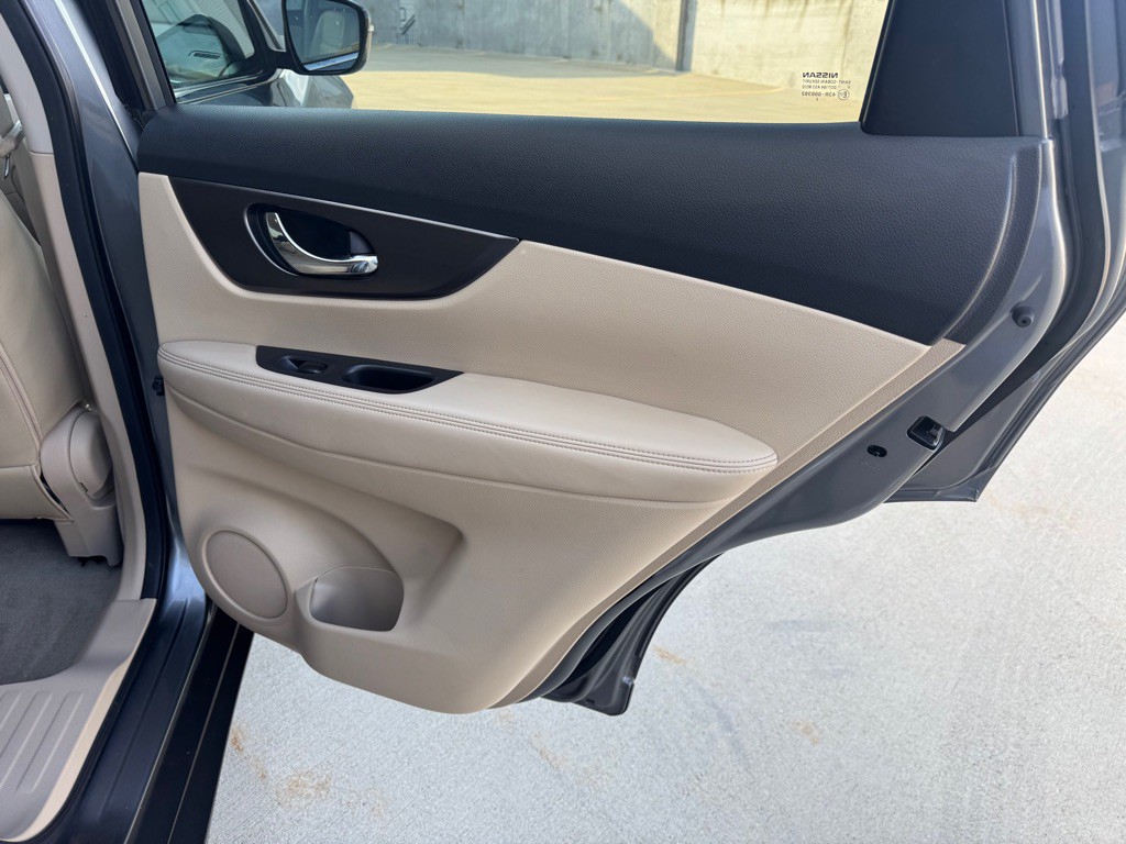 2015 Nissan Rogue Image 22
