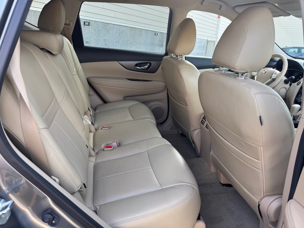 2015 Nissan Rogue Image 23