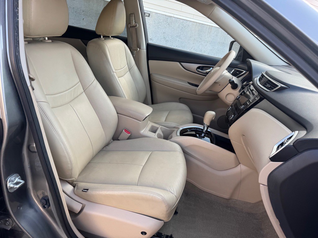 2015 Nissan Rogue Image 26