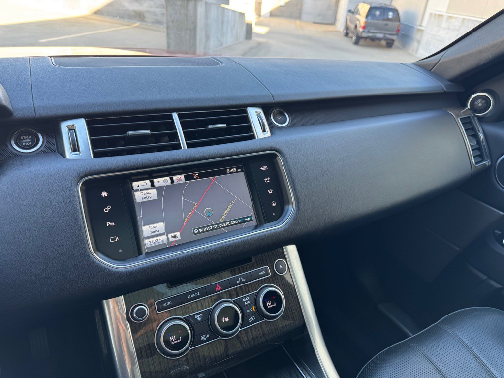 2016 Land Rover Range Rover Sport Image 17