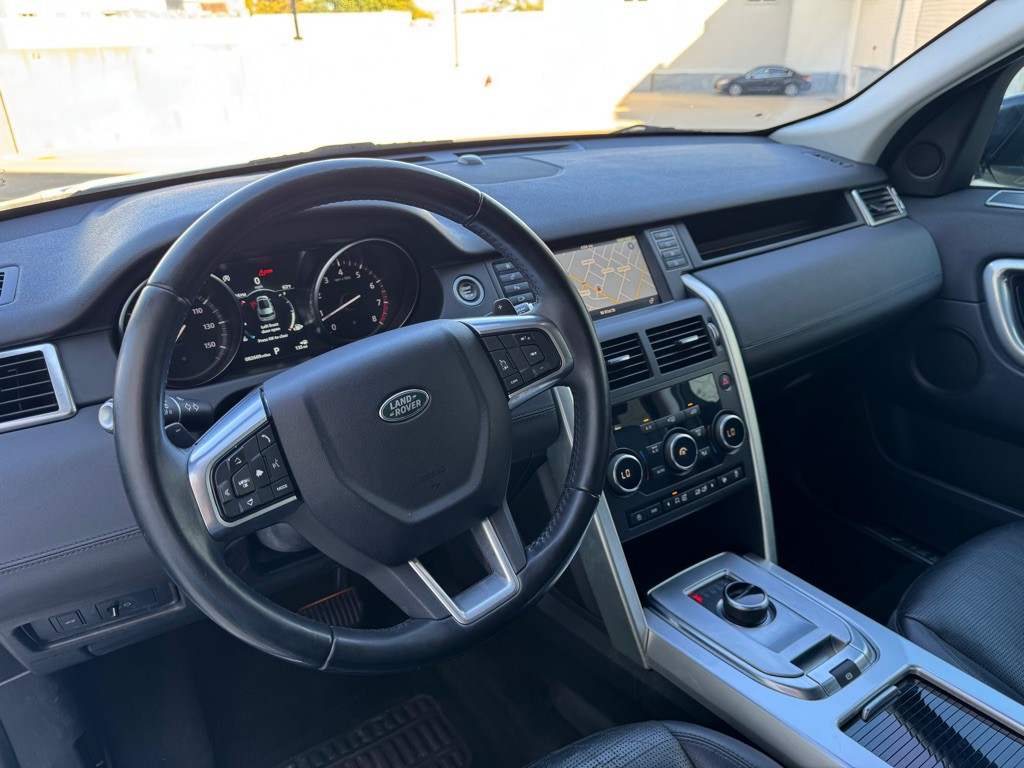 2019 Land Rover Discovery Sport Image 12
