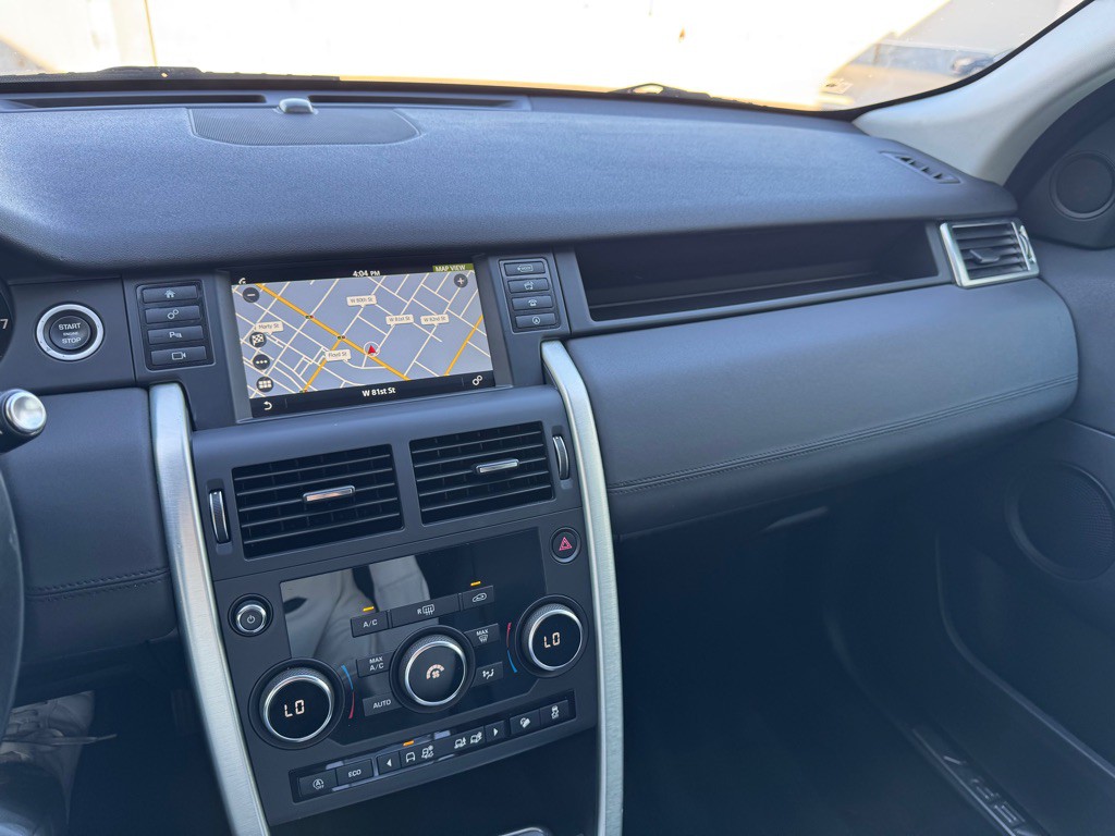 2019 Land Rover Discovery Sport Image 16