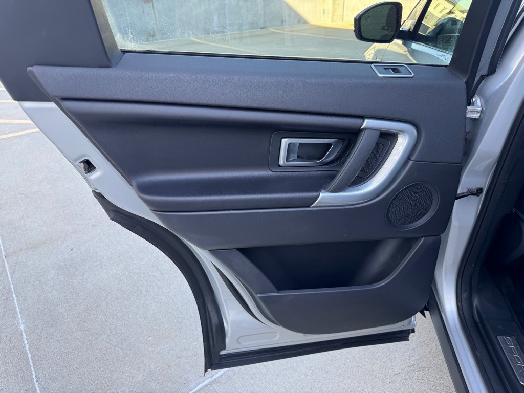 2019 Land Rover Discovery Sport Image 22