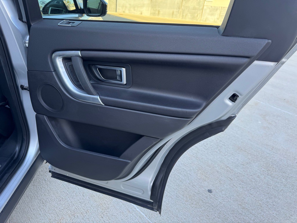 2019 Land Rover Discovery Sport Image 27