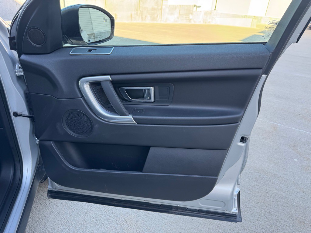 2019 Land Rover Discovery Sport Image 29