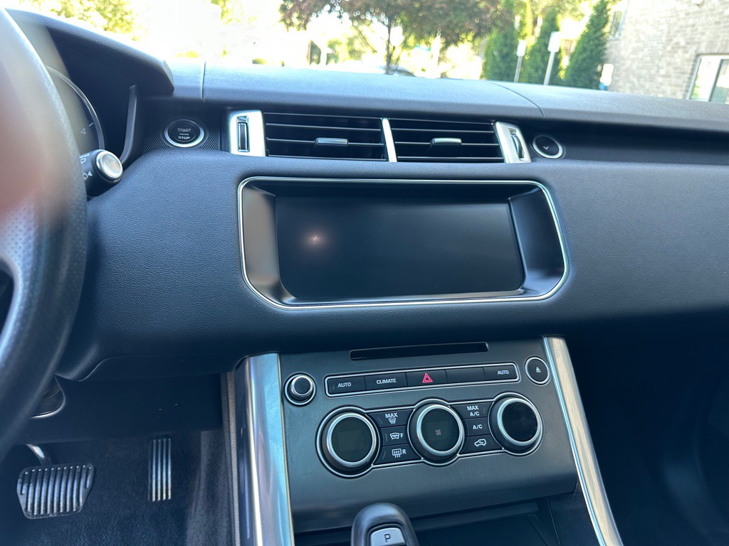2017 Land Rover Range Rover Sport Image 11
