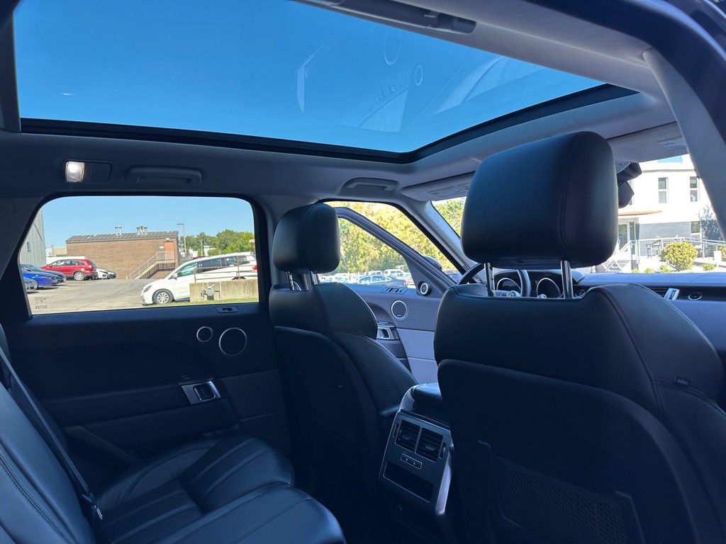 2017 Land Rover Range Rover Sport Image 23