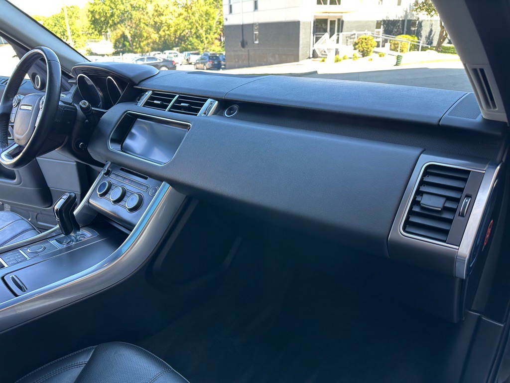 2017 Land Rover Range Rover Sport Image 24