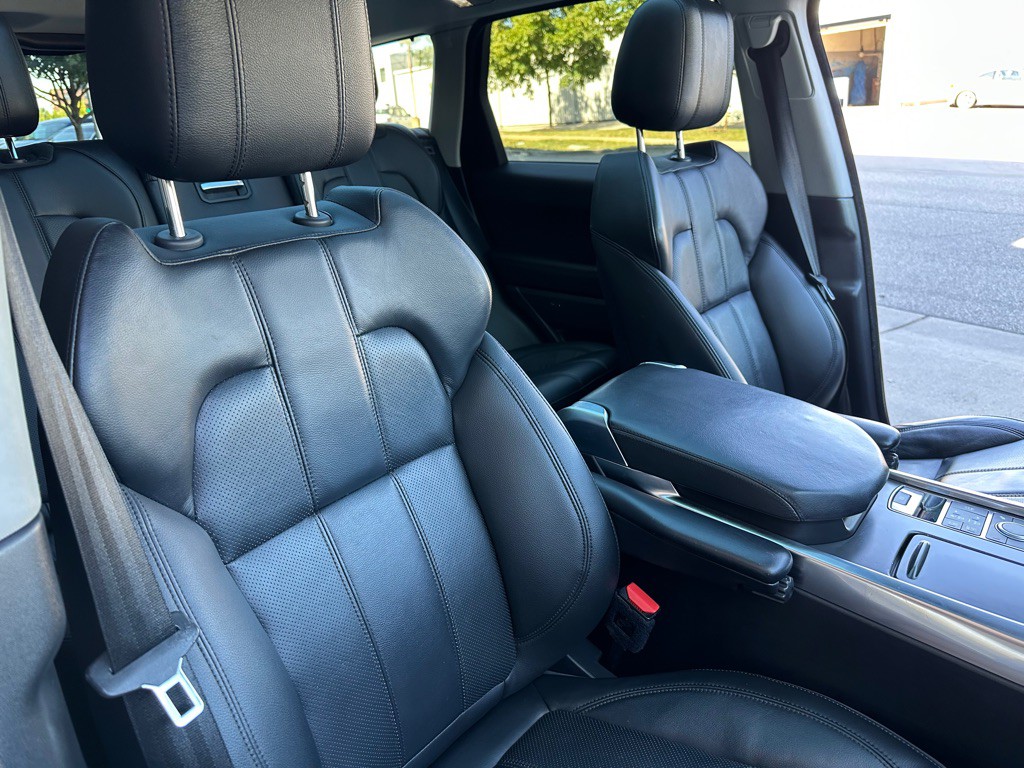 2017 Land Rover Range Rover Sport Image 27