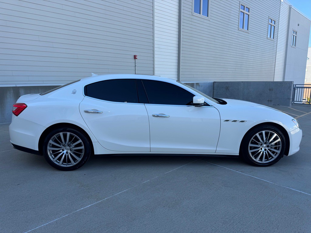 2016 Maserati Ghibli Image 2