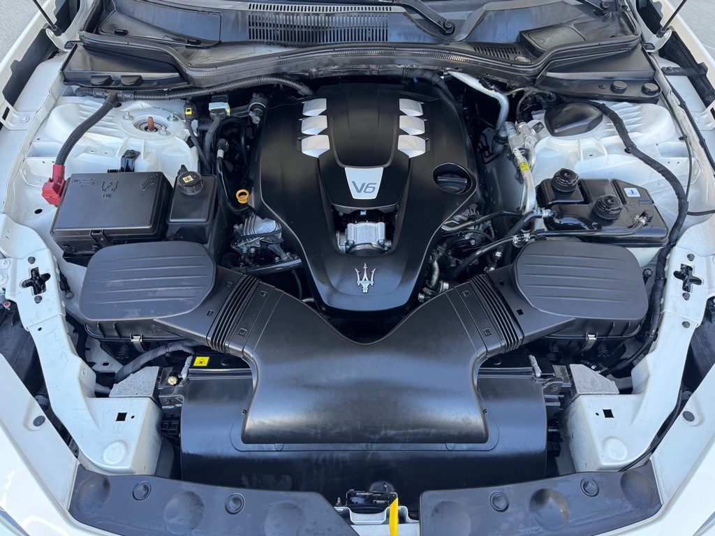2016 Maserati Ghibli Image 27