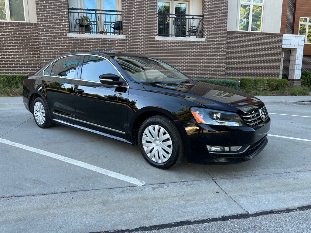 2014 Volkswagen Passat Image 1