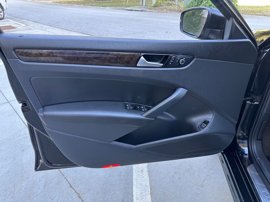 2014 Volkswagen Passat Image 10