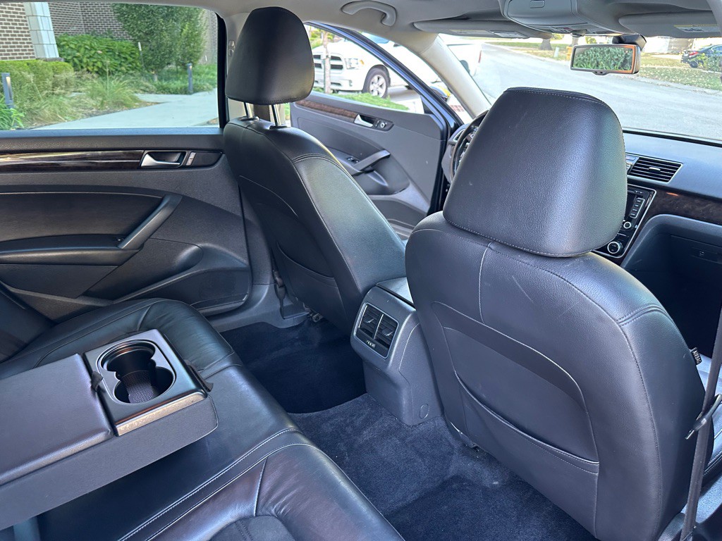 2014 Volkswagen Passat Image 19