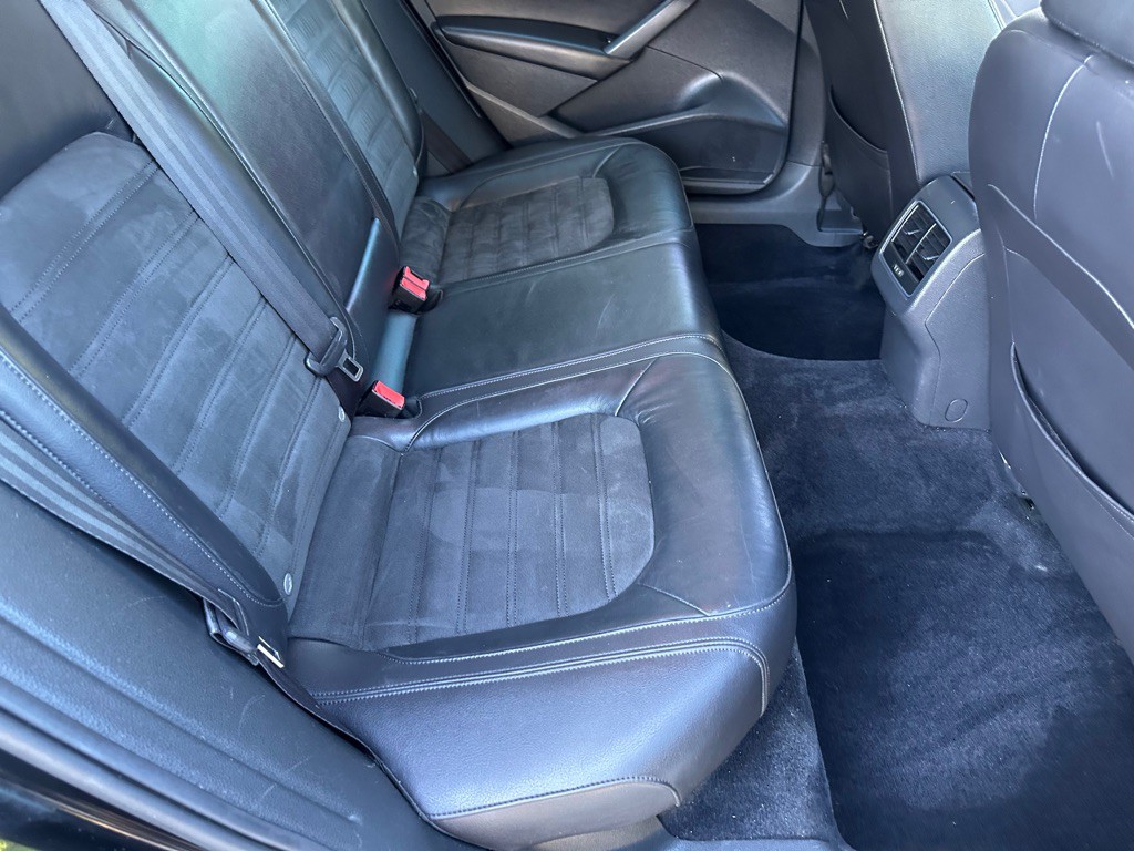2014 Volkswagen Passat Image 20