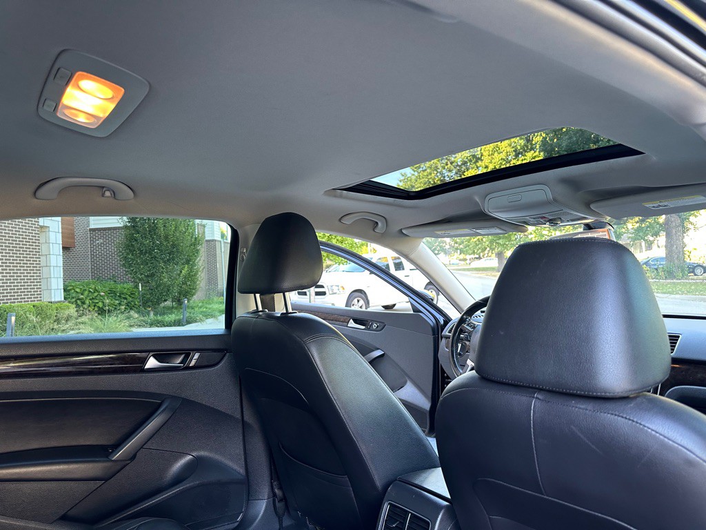 2014 Volkswagen Passat Image 22