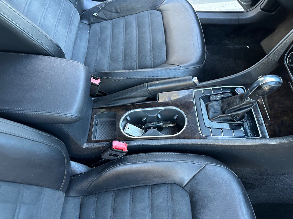 2014 Volkswagen Passat Image 24
