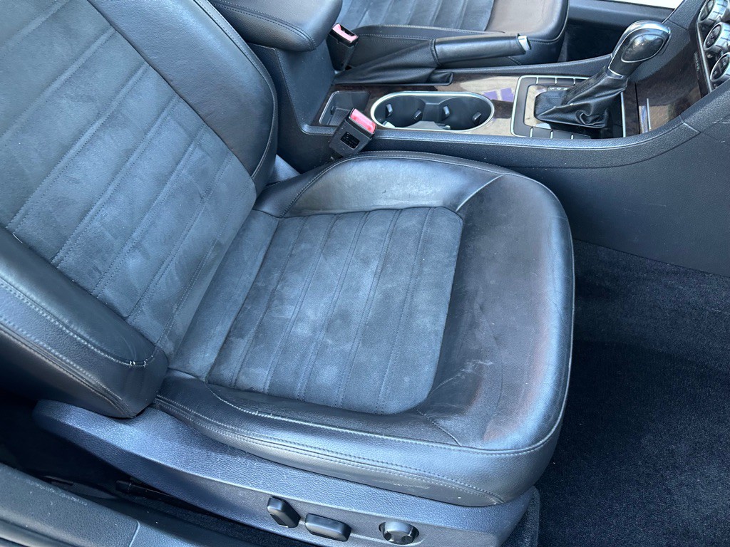 2014 Volkswagen Passat Image 25