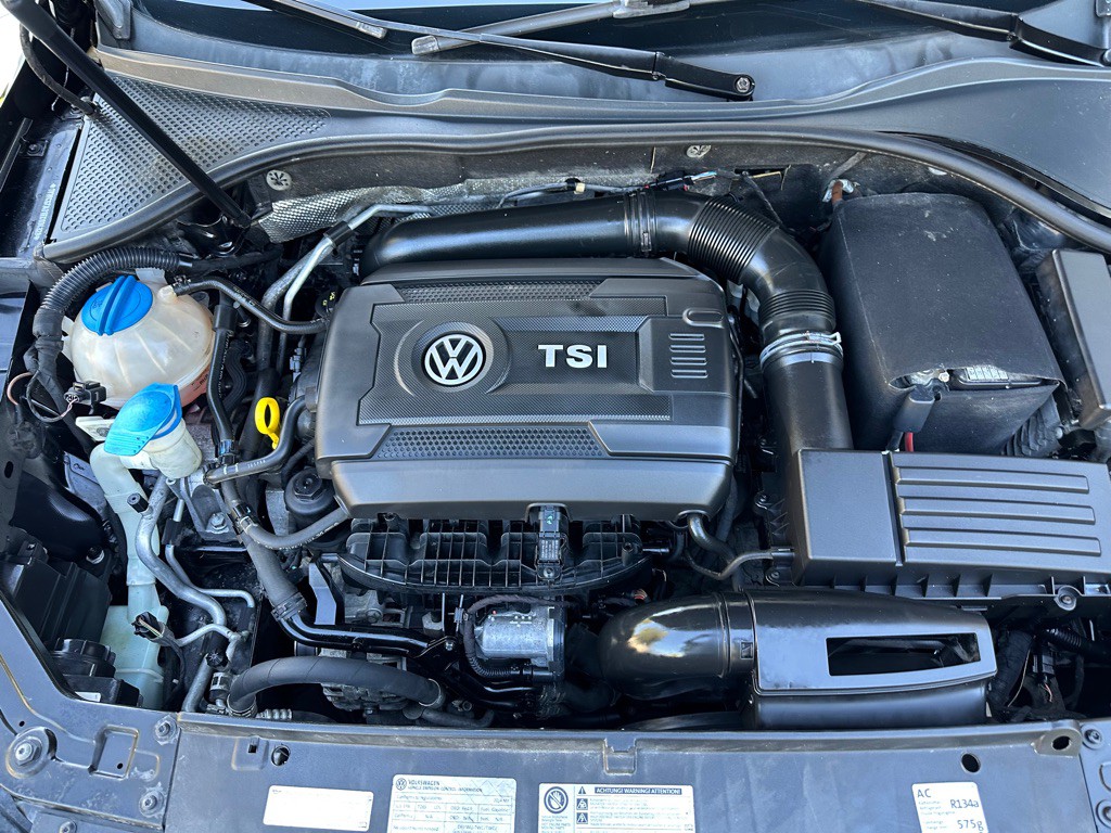 2014 Volkswagen Passat Image 28