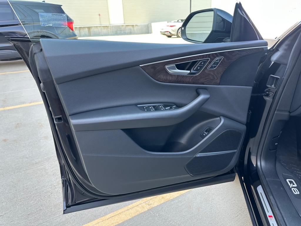 2020 Audi Q8 Image 10