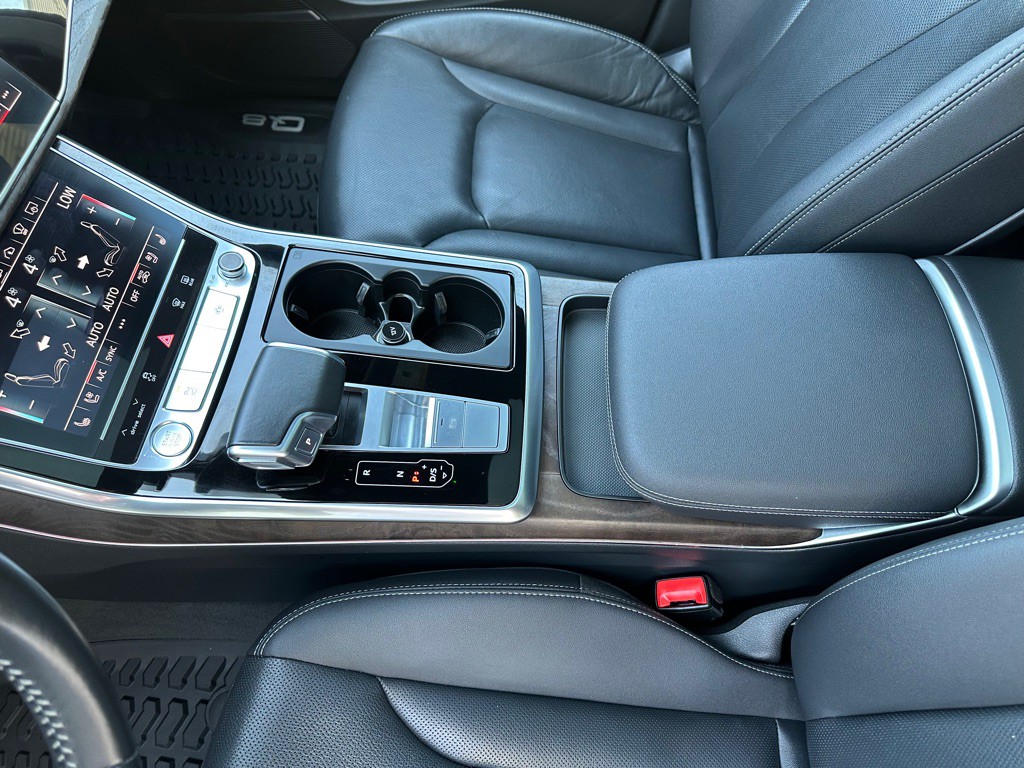 2020 Audi Q8 Image 13