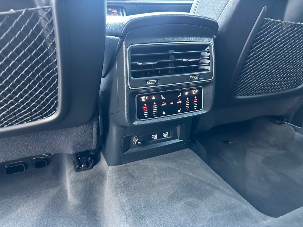 2020 Audi Q8 Image 20