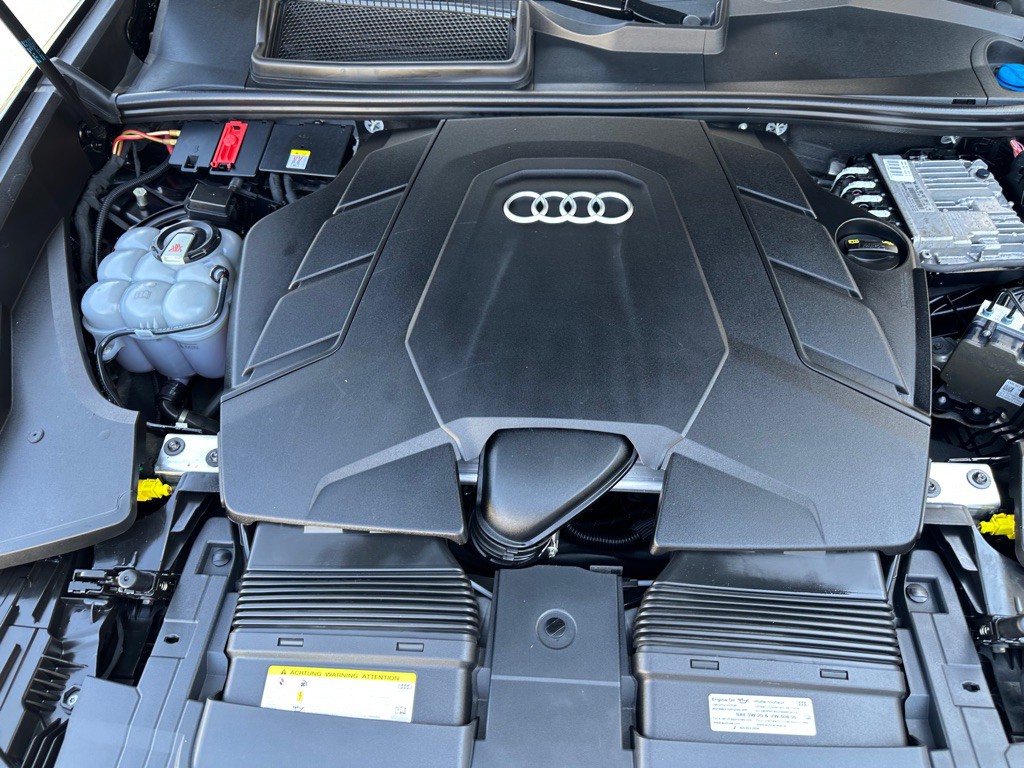 2020 Audi Q8 Image 33