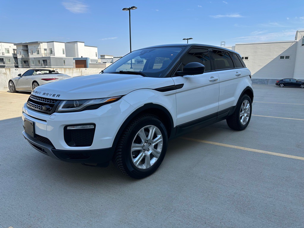 2017 Land Rover Range Rover Evoque Image 3