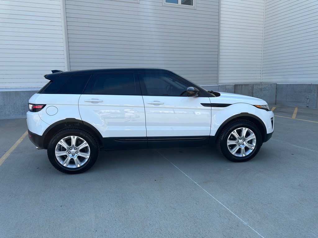 2017 Land Rover Range Rover Evoque Image 8