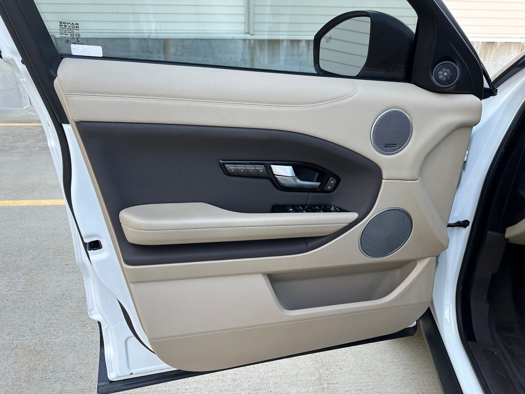 2017 Land Rover Range Rover Evoque Image 12