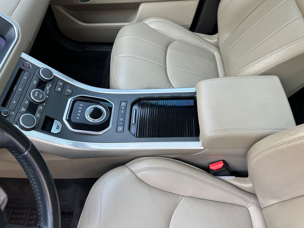 2017 Land Rover Range Rover Evoque Image 15