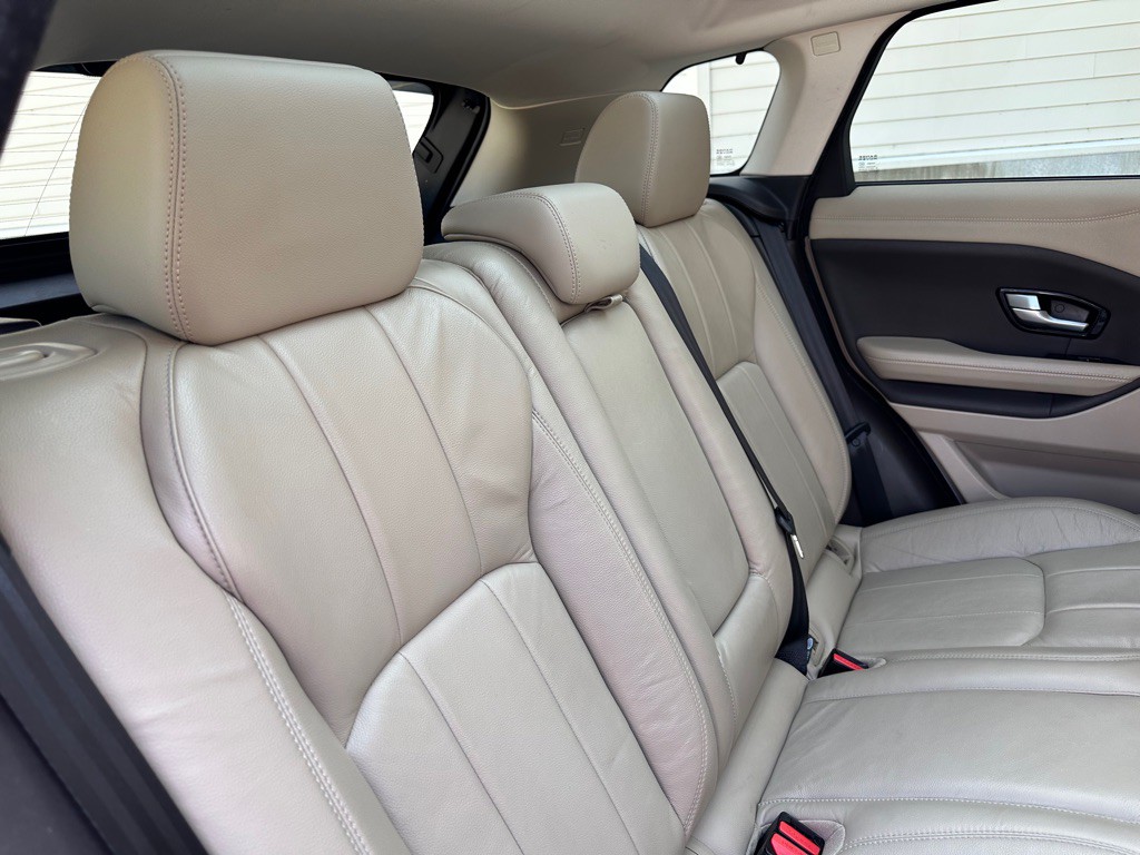 2017 Land Rover Range Rover Evoque Image 24