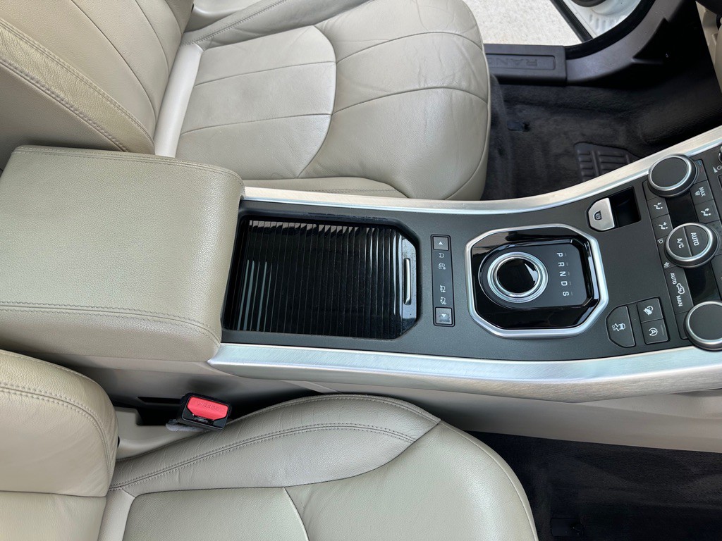 2017 Land Rover Range Rover Evoque Image 27